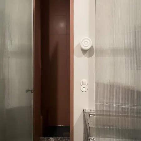 Visitting - Gwarna アパート *